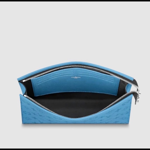 Authentic Louis Vuitton Pochette Voyage MM limited edition 2021 - Picture 15 of 16